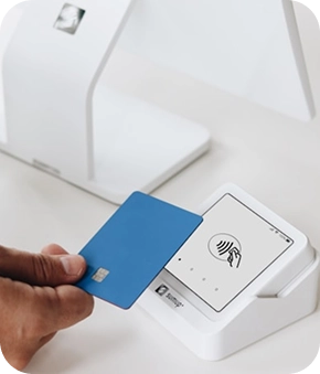 Moderne contactloze betaaltechnologie die bankdiensten, digitale transacties en financiële toegankelijkheid illustreert.